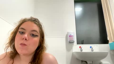 Snapshot of kiraslut981151 chatting on 03-02-26, 09:32 kiraslut981151 online show from 03-02-26, 09:32