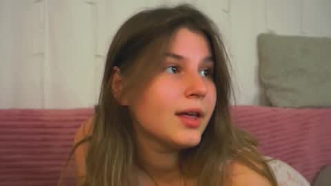 Snapshot of kirazephyr chatting on 10-15-25, 07:52 Kira online show from 10-15-25, 07:52