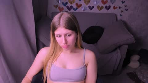 Kira online show from 02-19-25, 11:36