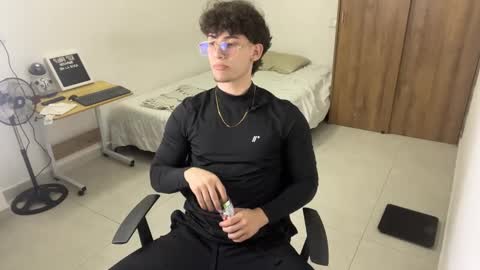 Snapshot of kisan_smith chatting on 02-04-25, 01:56 Kisan online show from 02-04-25, 01:56