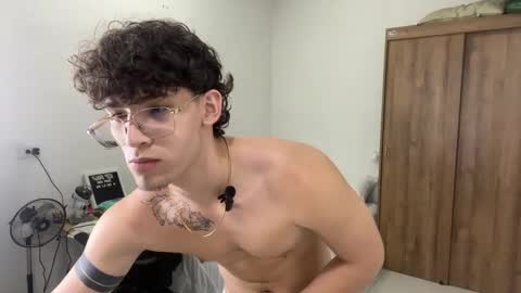 Snapshot of kisan_smith chatting on 02-17-25, 03:25 Kisan online show from 02-17-25, 03:25