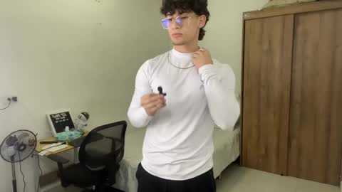 Snapshot of kisan_smith chatting on 02-20-25, 02:51 Kisan online show from 02-20-25, 02:51