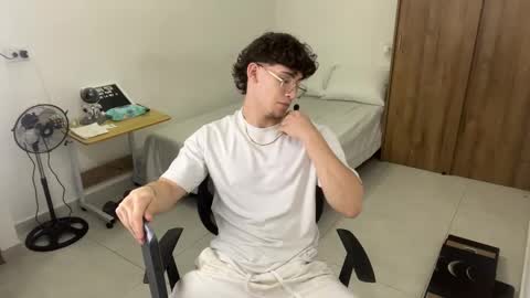 Snapshot of kisan_smith chatting on 02-22-25, 03:23 Kisan online show from 02-22-25, 03:23