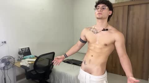 Snapshot of kisan_smith chatting on 02-23-25, 06:17 Kisan online show from 02-23-25, 06:17