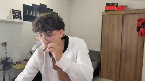 Snapshot of kisan_smith chatting on 09-19-25, 05:09 Kisan online show from 09-19-25, 05:09