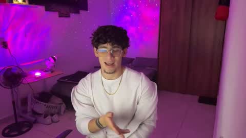 Snapshot of kisan_smith chatting on 12-17-25, 03:12 Kisan online show from 12-17-25, 03:12