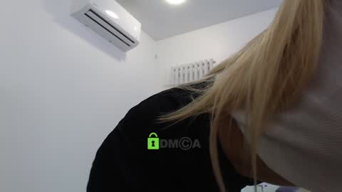 Snapshot of kissabella chatting on 01-21-25, 08:21 Alexandra online show from 01-21-25, 08:21