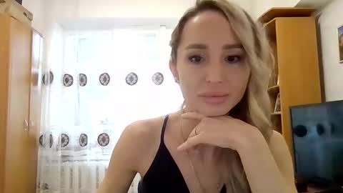 kissandbelle online show from 11-13-25, 07:29