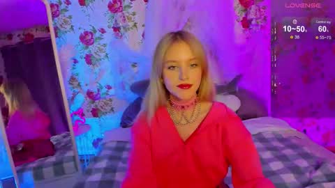 Snapshot of kisschristie__ chatting on 11-22-25, 07:13 christie online show from 11-22-25, 07:13