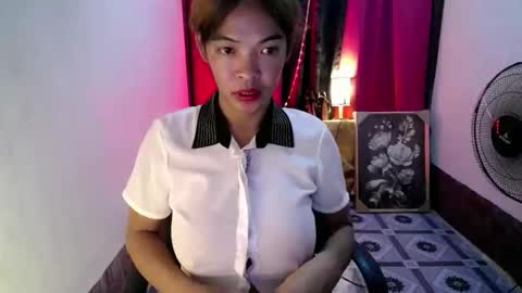 Snapshot of kisses_asian143 chatting on 11-06-25, 04:08 VICTORIA online show from 11-06-25, 04:08