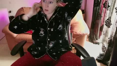 Snapshot of kissica chatting on 02-10-25, 12:18 kissica online show from 02-10-25, 12:18