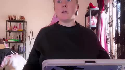 kissica online show from 02-05-26, 11:15