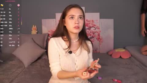 Lola online show from 10-16-25, 07:09