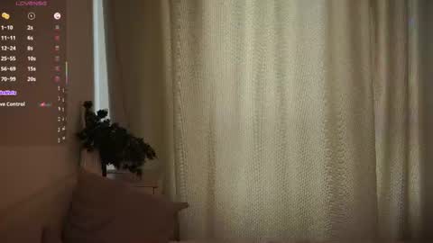 Snapshot of kissiekat chatting on 06-23-26, 03:37 Lola online show from 06-23-26, 03:37