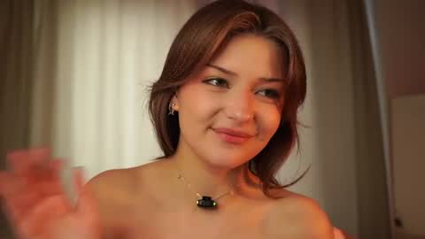 Snapshot of kissiekat chatting on 06-25-26, 05:12 Lola online show from 06-25-26, 05:12