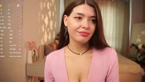 Snapshot of kissiekat chatting on 07-13-26, 10:18 Lola online show from 07-13-26, 10:18