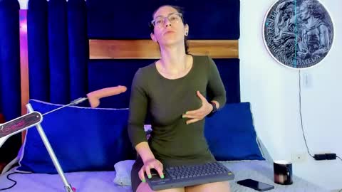 Kissing Company online show from 04-23-26, 04:35