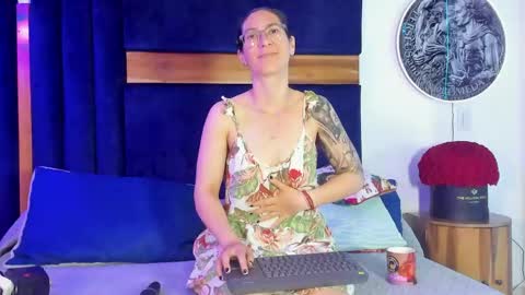 Kissing Company online show from 05-14-26, 03:35