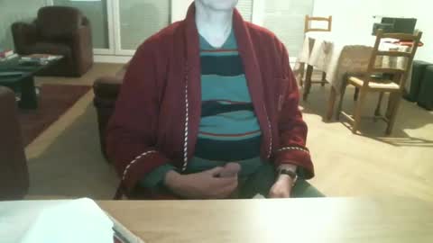 kisslog1 online show from 12-15-24, 03:53