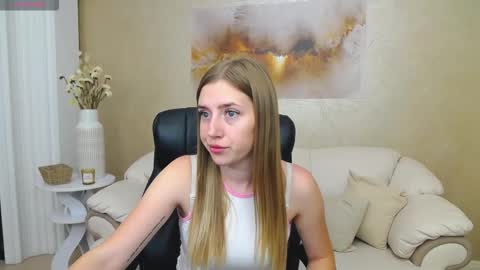 Snapshot of kissme_now chatting on 09-19-25, 11:33 kissme_now online show from 09-19-25, 11:33