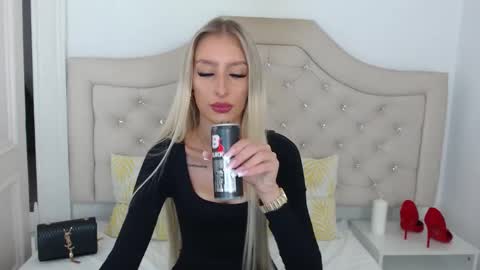 Snapshot of kissnatalie chatting on 09-18-25, 06:48 Natalie online show from 09-18-25, 06:48