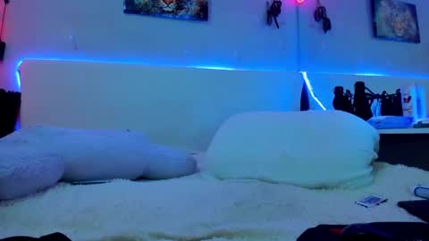 Snapshot of kit_fkn_kat chatting on 12-02-24, 06:21 kat online show from 12-02-24, 06:21