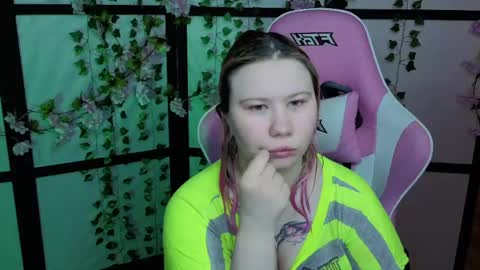 Snapshot of kitsune_little chatting on 05-11-26, 10:40 kitsune_little online show from 05-11-26, 10:40