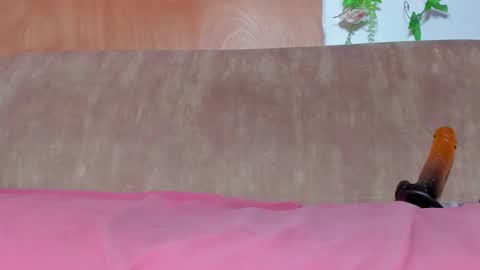 Snapshot of kitsune_zama chatting on 09-20-25, 02:40 Kitsune-sama online show from 09-20-25, 02:40