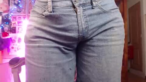 Snapshot of kitsunearineko chatting on 12-03-24, 02:47 Ari Keimiwrights online show from 12-03-24, 02:47