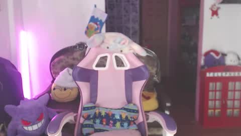 Snapshot of kitsunearineko chatting on 11-05-25, 09:26 Ari Keimiwrights online show from 11-05-25, 09:26