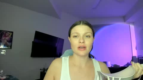 Serina Chan online show from 01-11-25, 09:26