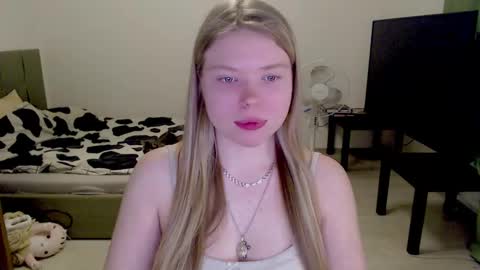 Jennyblonde and Emmabrunette online show from 02-18-25, 09:42