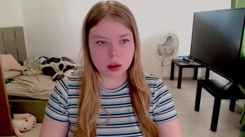 Jennyblonde and Emmabrunette online show from 10-01-25, 11:27
