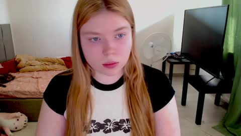 Jennyblonde and Emmabrunette online show from 03-29-26, 11:43
