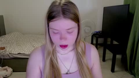 Jennyblonde and Emmabrunette online show from 07-15-26, 06:02