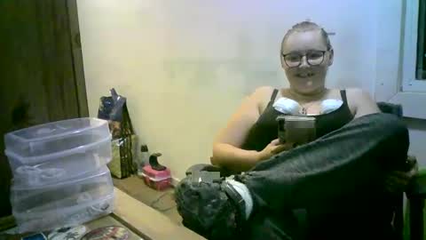 kittenkayla26 online show from 10-06-25, 08:50