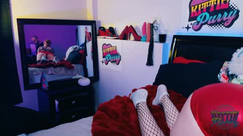 Snapshot of kittiepurry chatting on 12-30-24, 02:09 Kittie Purry online show from 12-30-24, 02:09