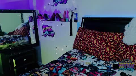 Snapshot of kittiepurry chatting on 01-13-25, 05:12 Kittie Purry online show from 01-13-25, 05:12