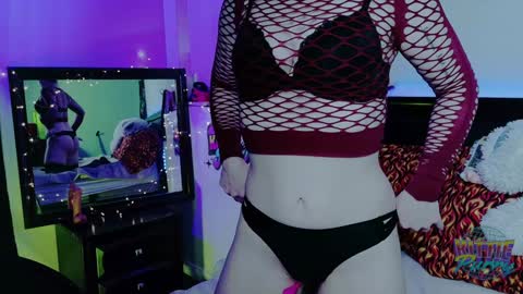 Snapshot of kittiepurry chatting on 01-14-25, 03:11 Kittie Purry online show from 01-14-25, 03:11