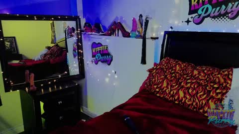 Snapshot of kittiepurry chatting on 01-15-25, 07:37 Kittie Purry online show from 01-15-25, 07:37