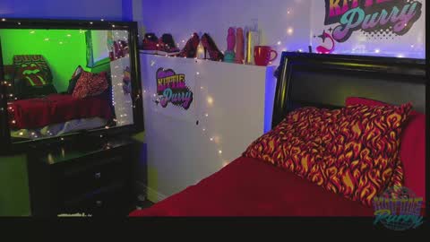 Snapshot of kittiepurry chatting on 01-30-25, 07:07 Kittie Purry online show from 01-30-25, 07:07