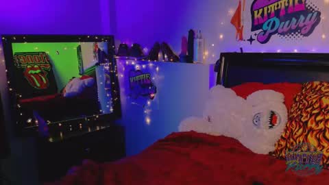 Snapshot of kittiepurry chatting on 02-18-25, 03:53 Kittie Purry online show from 02-18-25, 03:53