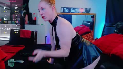 Snapshot of kittiepurry chatting on 11-16-25, 03:56 Kittie Purry online show from 11-16-25, 03:56