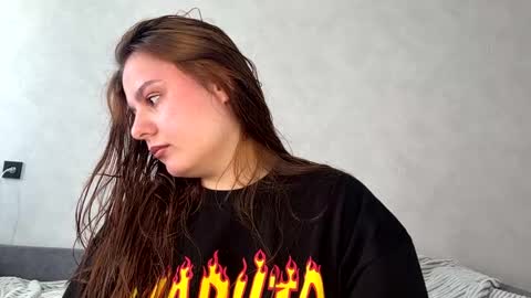 Ellaiza online show from 04-25-26, 05:54