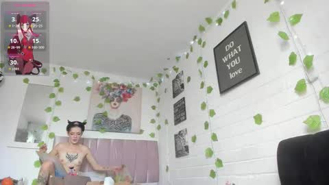 Snapshot of kitty__black__ chatting on 11-12-25, 07:03 KITTY online show from 11-12-25, 07:03