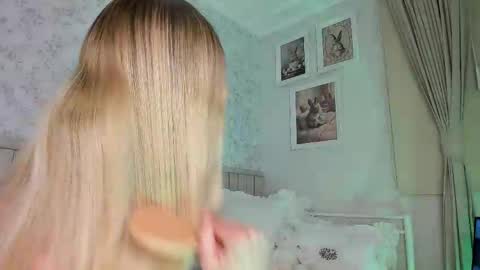 sophie online show from 06-02-26, 07:05