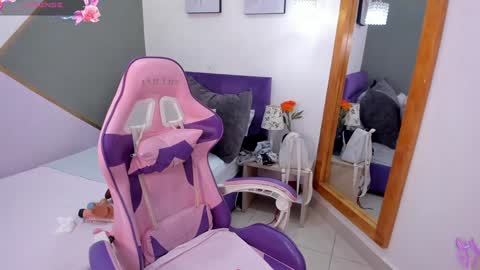 Snapshot of kitty_cayo chatting on 12-20-24, 06:19 Kitty Kayo online show from 12-20-24, 06:19