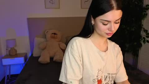 kitty_cut1ee_ online show from 04-11-26, 07:56