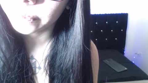 Snapshot of kitty_evelyn_ chatting on 11-02-25, 12:13 Evelyn online show from 11-02-25, 12:13