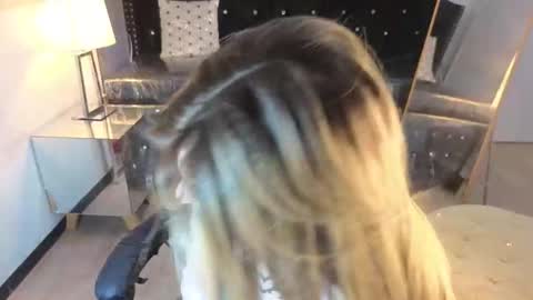 Snapshot of kitty_fox_b chatting on 09-13-25, 12:38 kitty_fox_b online show from 09-13-25, 12:38